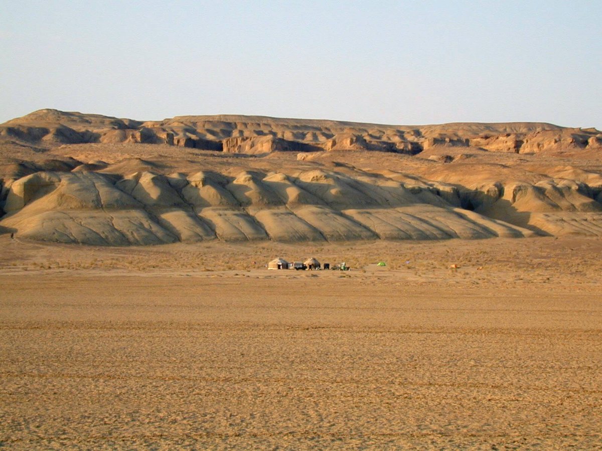 Deserto e yurte lungo la Via della Seta